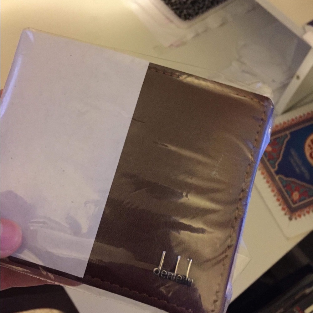Wallet - Picture 5 of 5